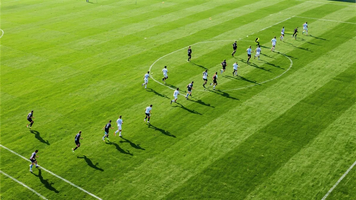 南美三强战术博弈的俯瞰画面：阵型、跑动线路与对抗